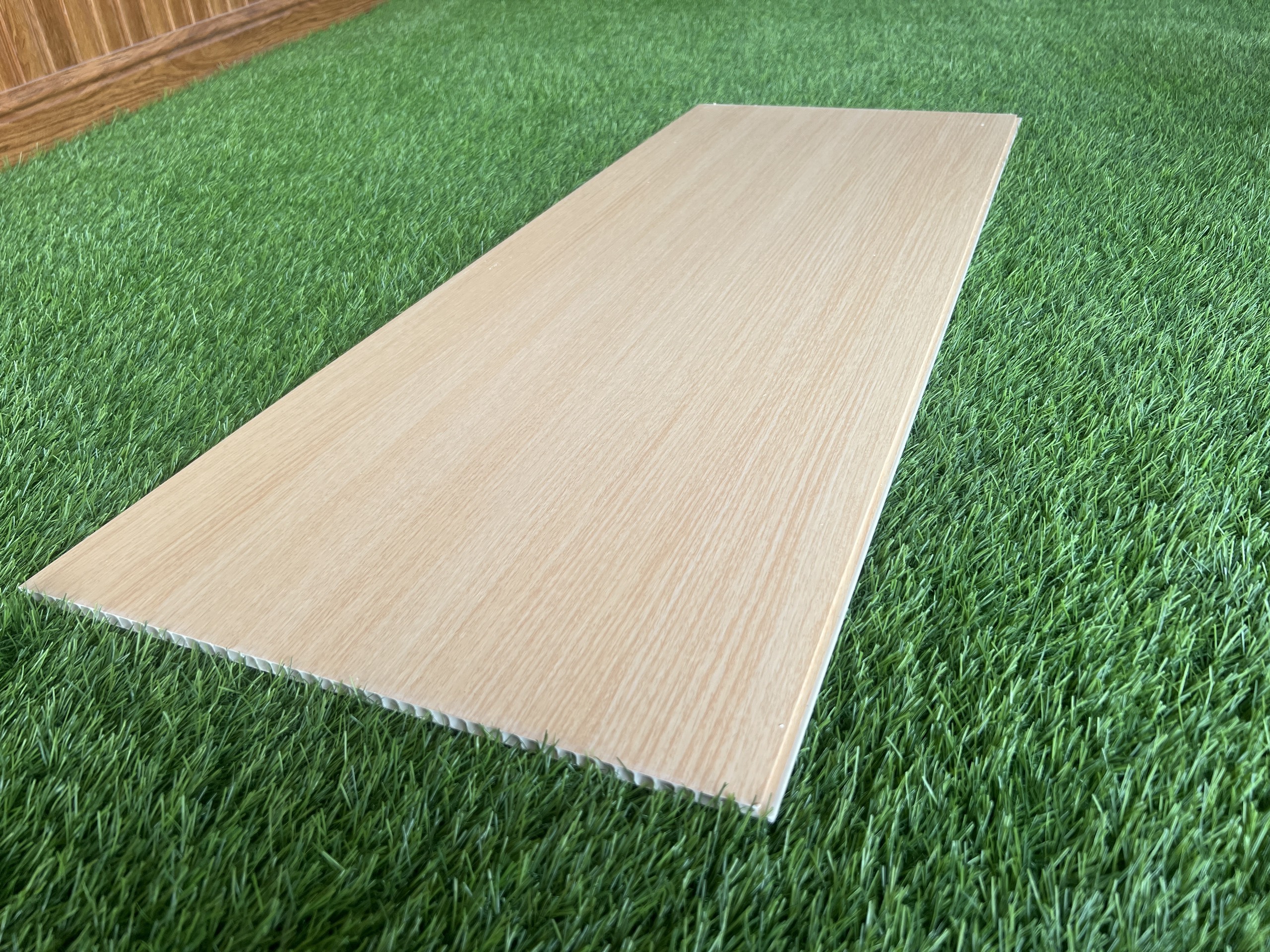 Thi công nhựa NANO giả gỗ ốp trần, ốp tường tại Bình Dương NNK-02