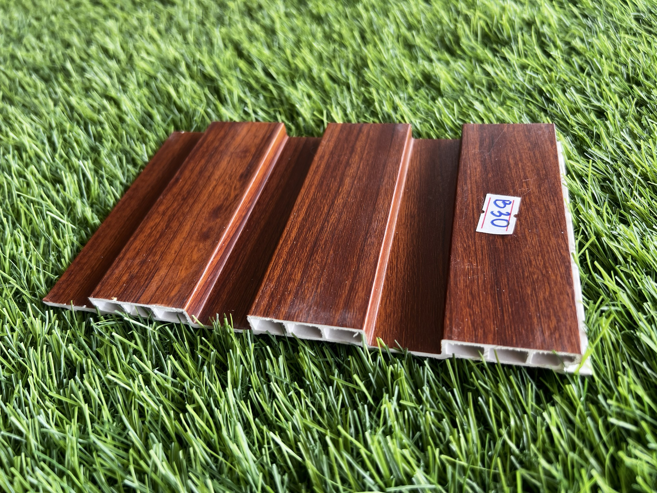 Tấm nhựa ốp tường, ốp trần lam sóng 3 sóng thấp tại Bình Dương NNK-B30