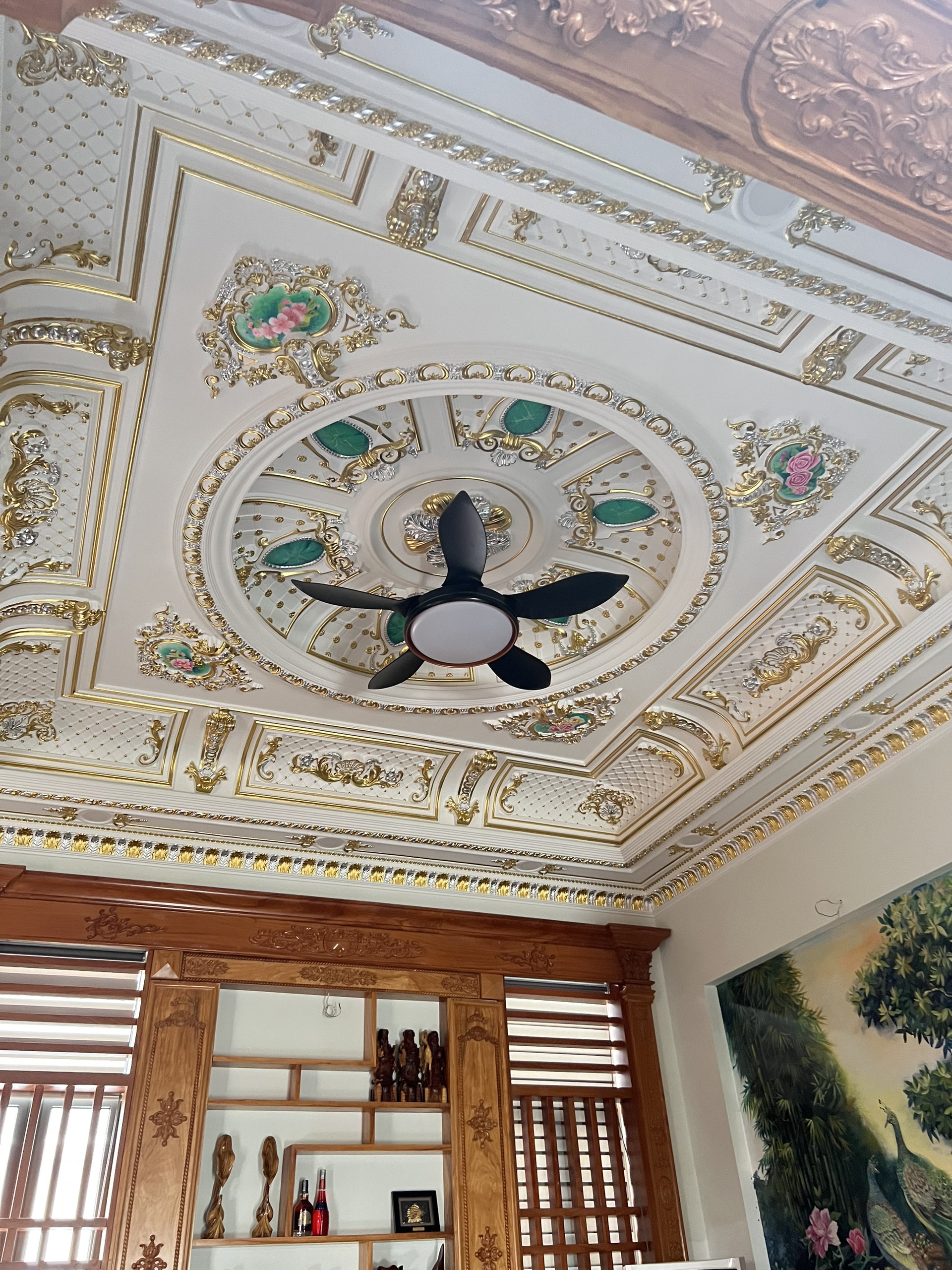 Thi công phào chỉ PU tại Bình Dương