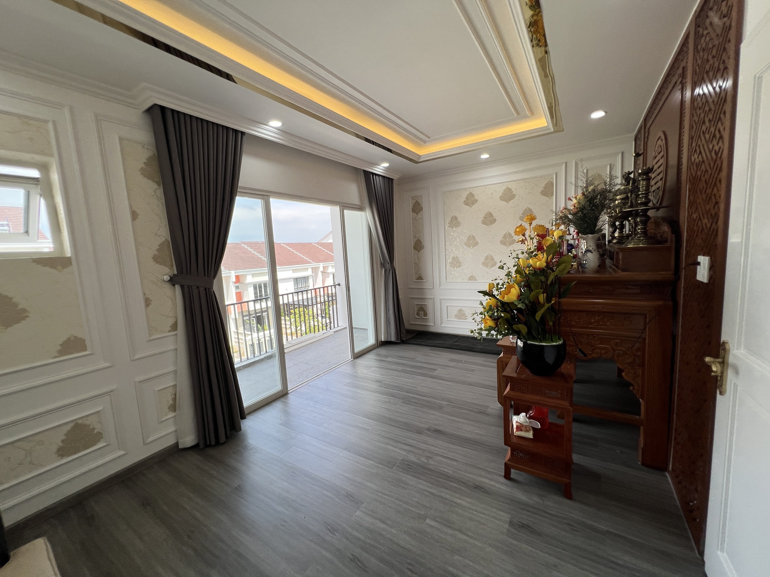 Thi công phào chỉ PS tại Bình Dương