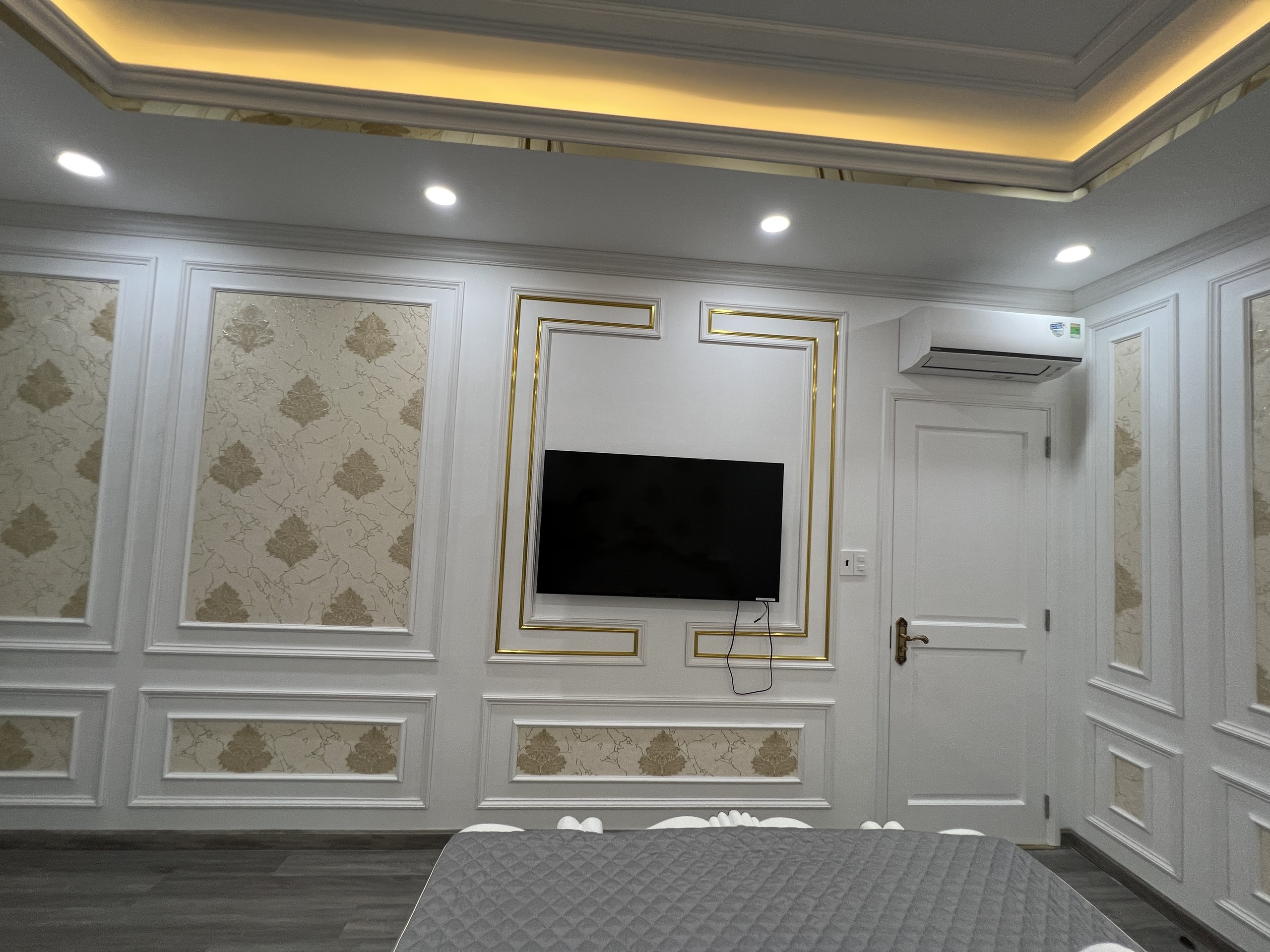 Thi công phào chỉ PS tại Bình Dương