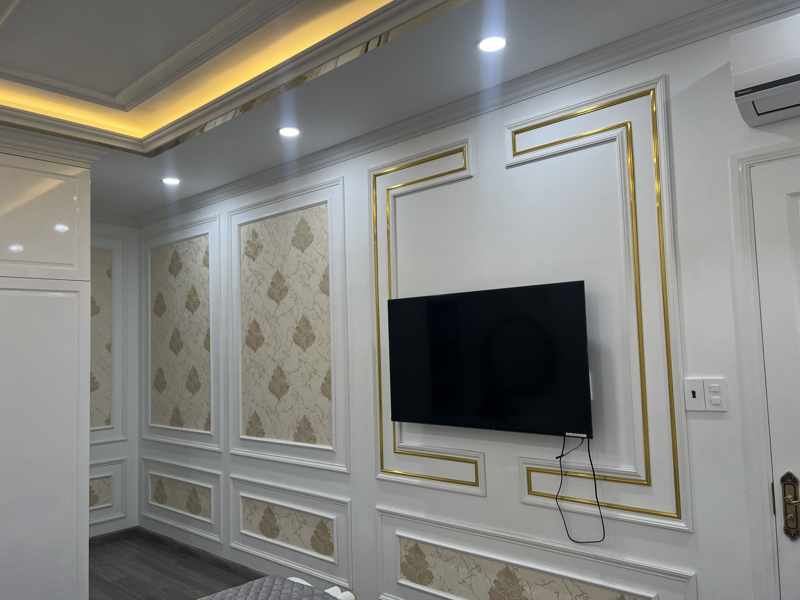 Thi công phào chỉ PS tại Bình Dương