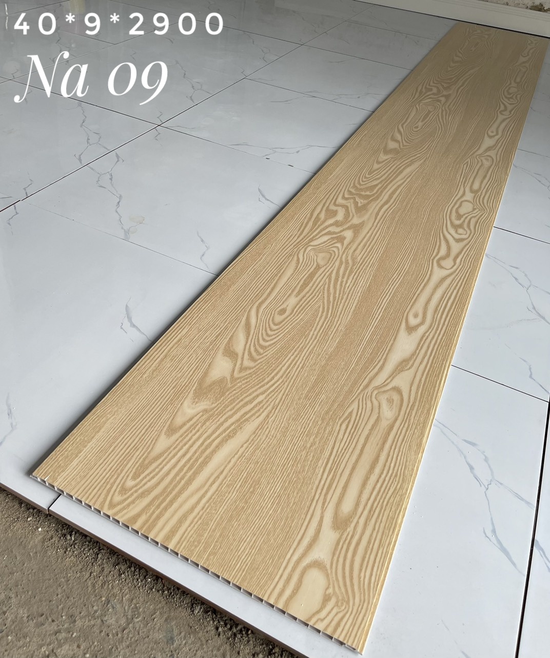 Thi công trần nhựa vân sồi tại Bình