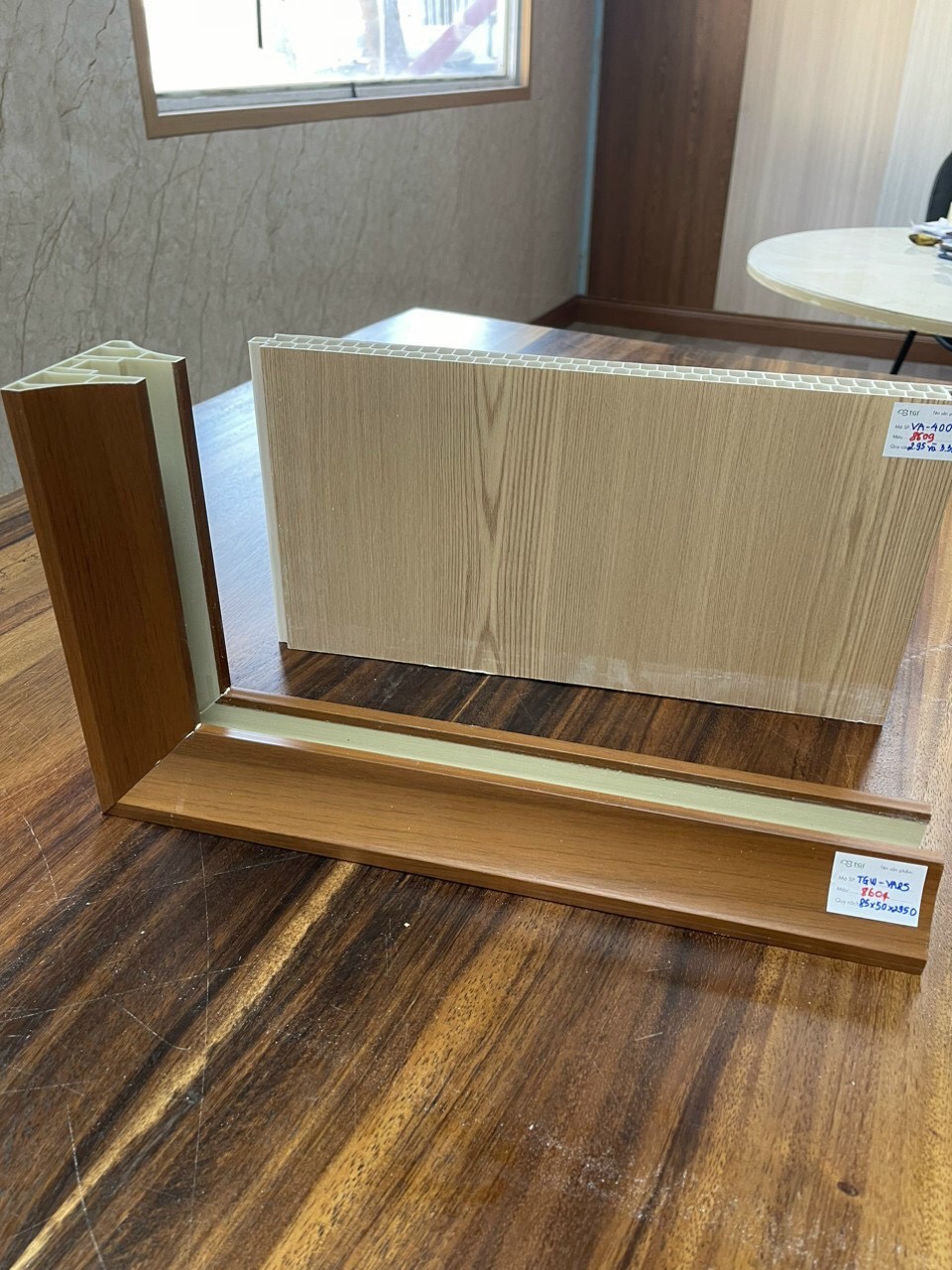 Tấm Vách Ngăn Nhựa giả gỗ tại Bình Dương