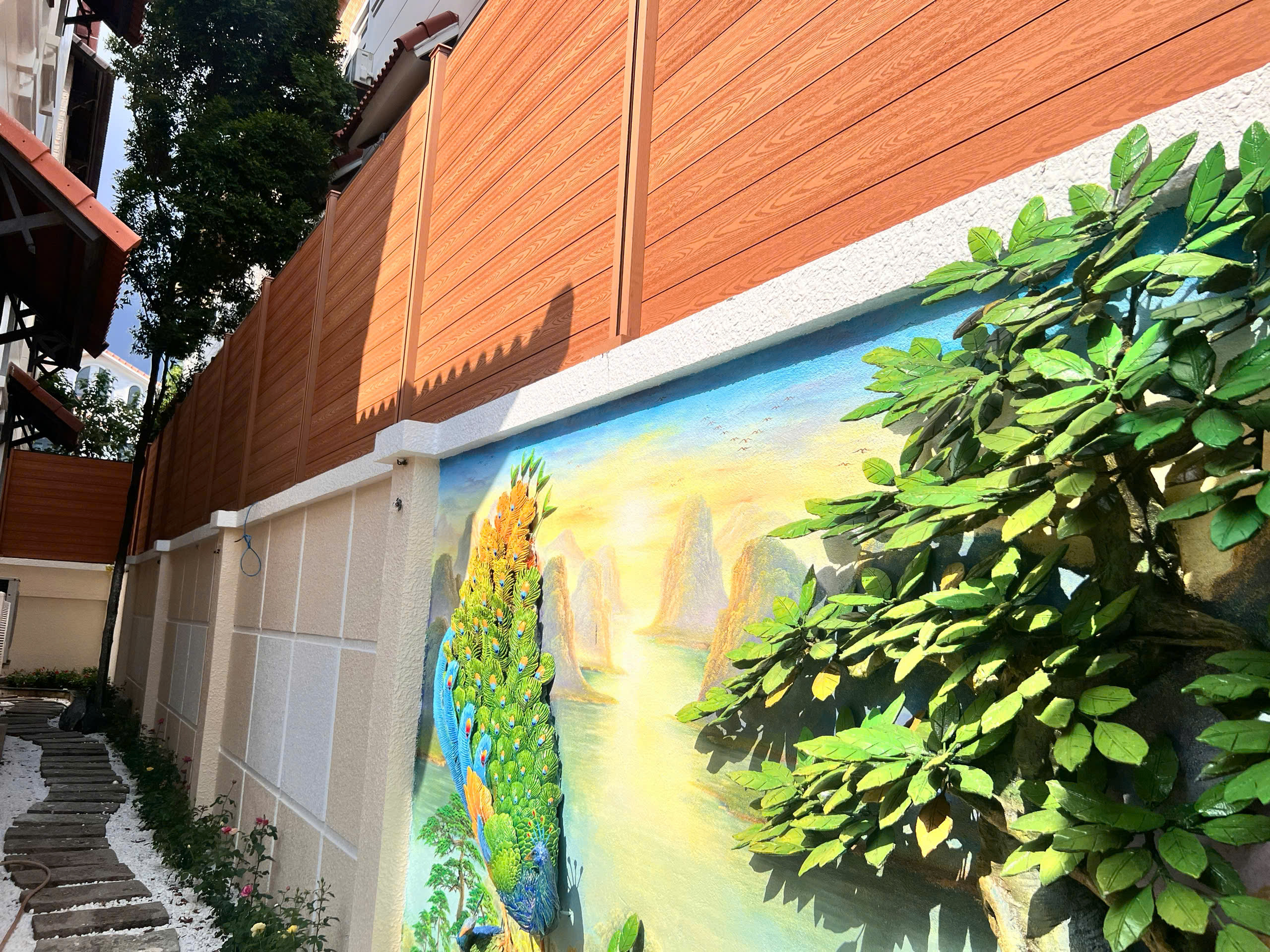 Thi công hàng rào gỗ nhựa ngoài trời tại Bình Dương