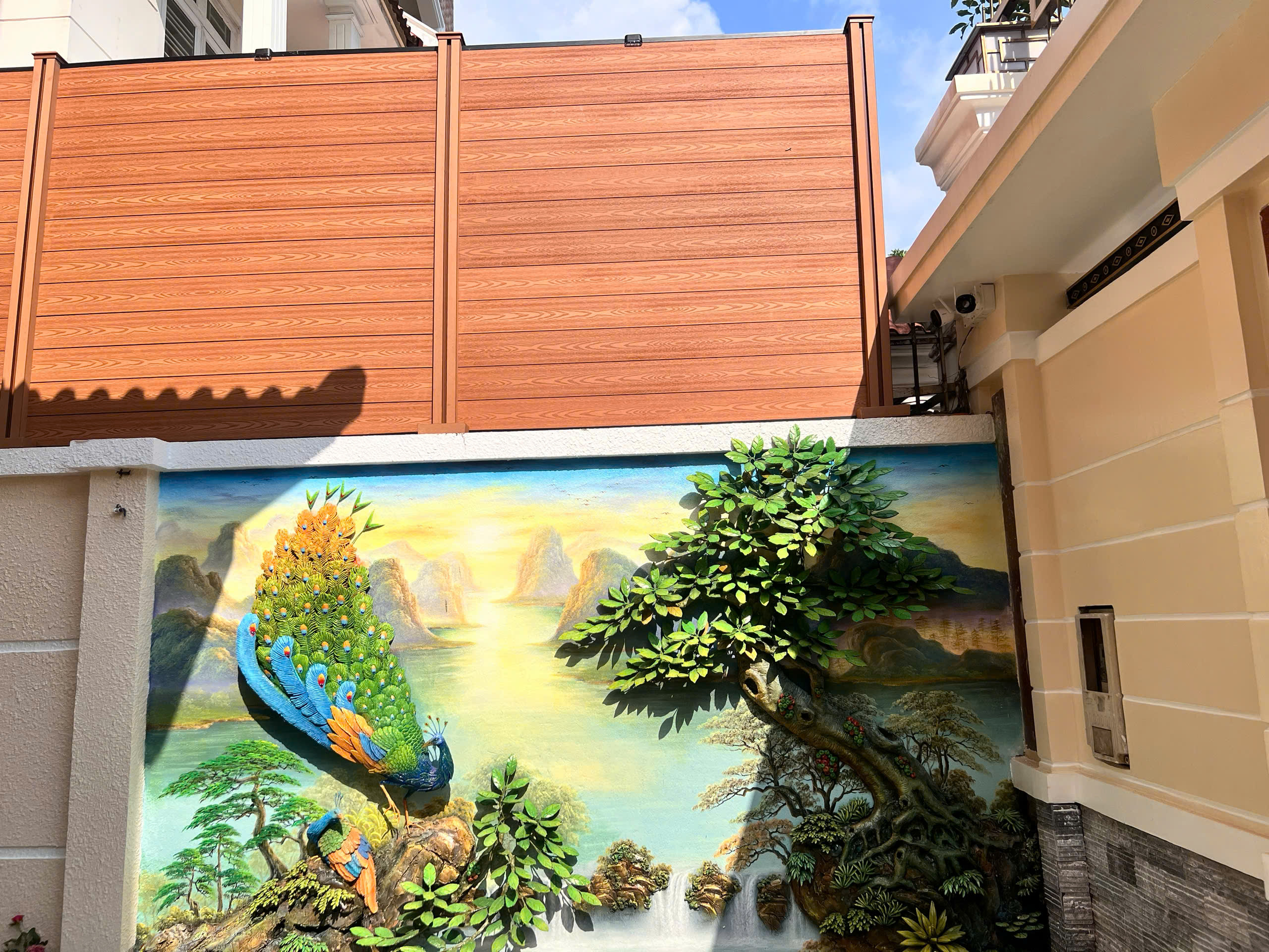 Thi công hàng rào gỗ nhựa ngoài trời tại Bình Dương