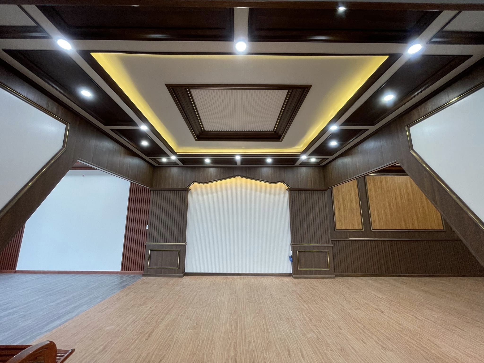 Thi công trần nhựa Bình Dương uy tín chất lượng