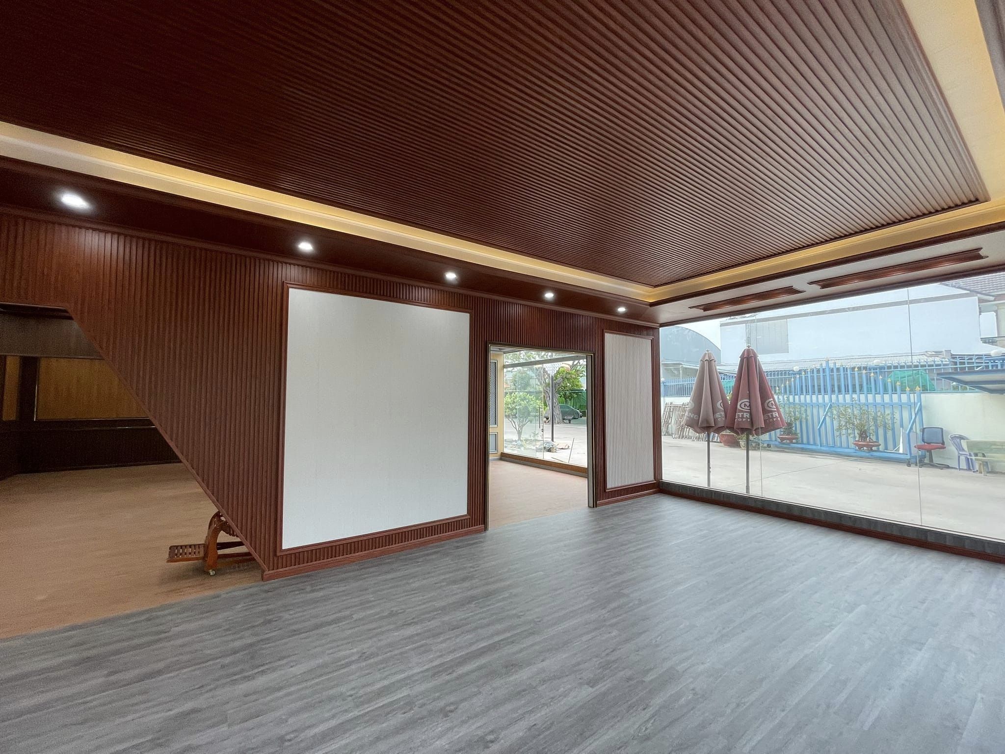 Thi công trần nhựa Bình Dương uy tín chất lượng