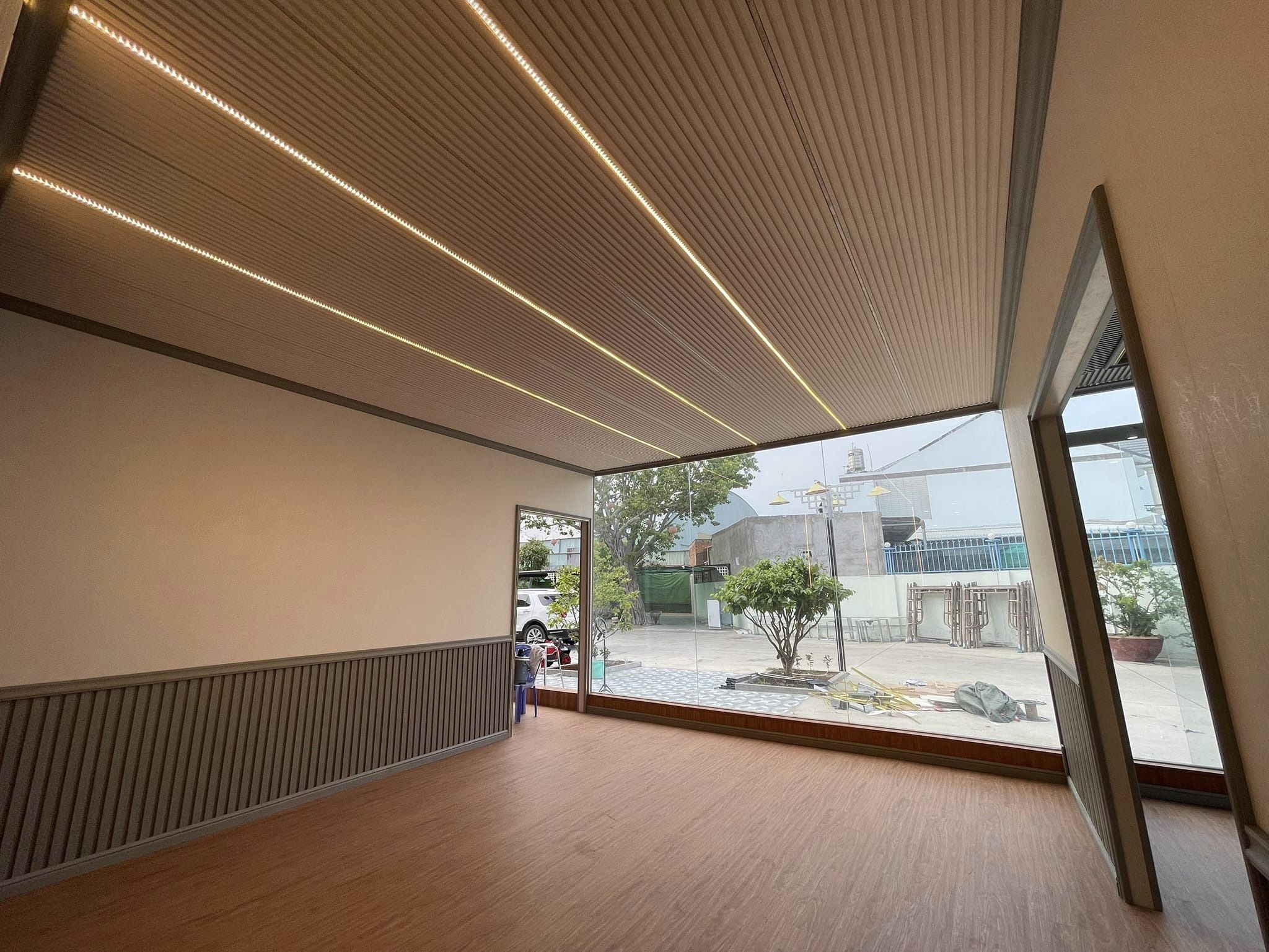 Thi công trần nhựa Bình Dương uy tín chất lượng