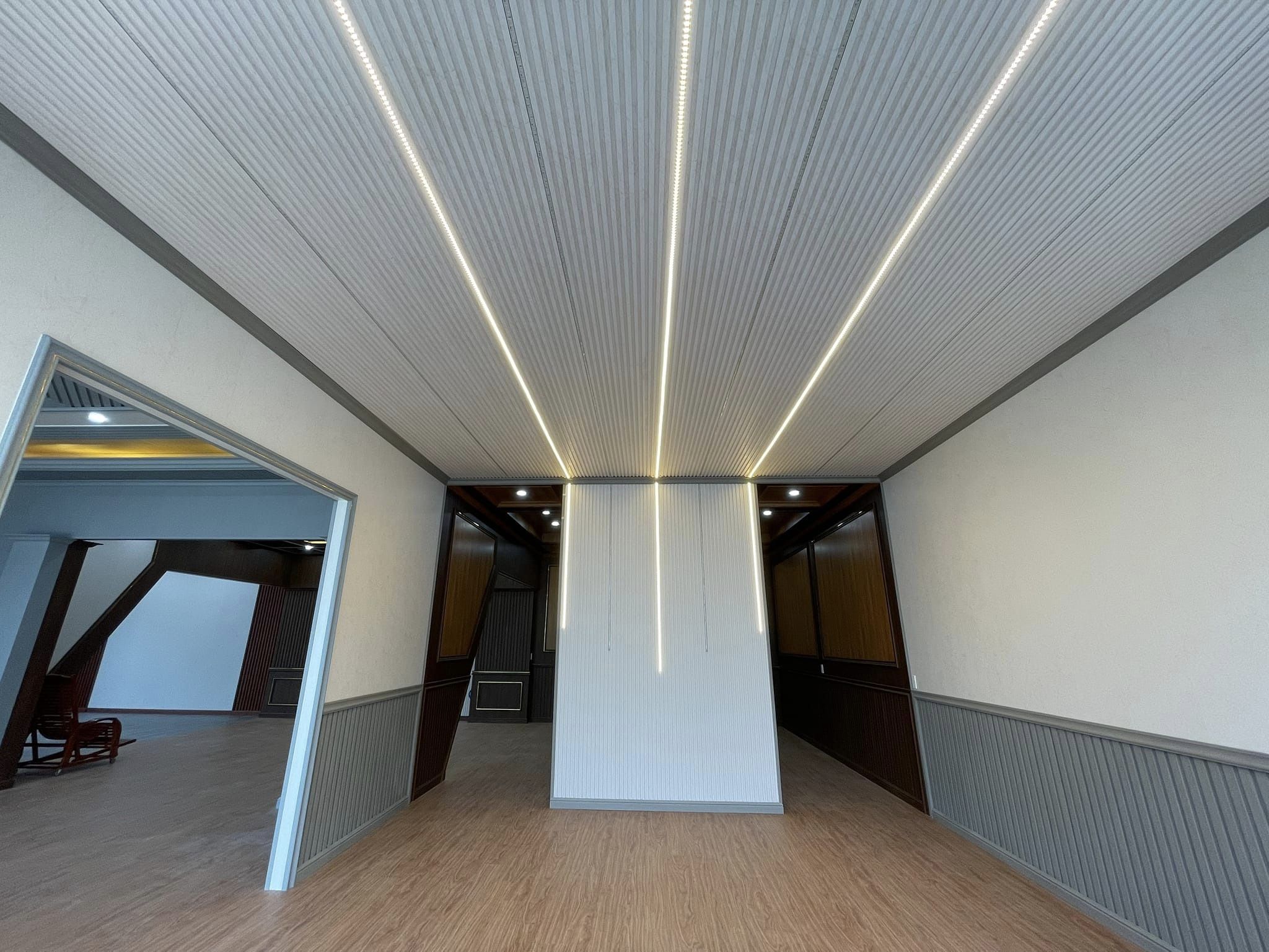 Thi công trần nhựa Bình Dương uy tín chất lượng